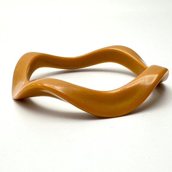 Vintage Lucite Bangle Pair — Orange Twist & Caramel Wave — 1970s Combo — EUC - Picture 4 of 12